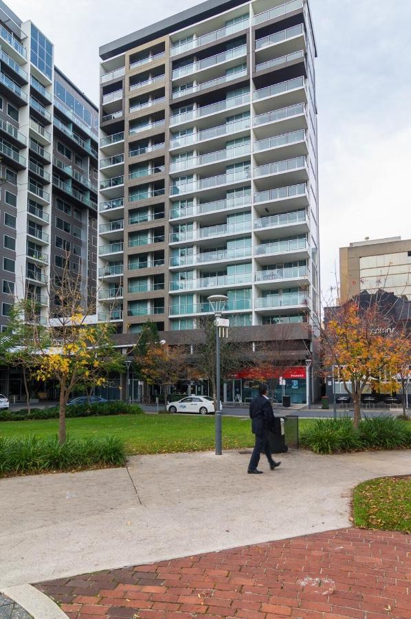 Lux 2Br Apt On Hindmarsh Sq-Pool-Gym-Sauna-Parking أدليد المظهر الخارجي الصورة